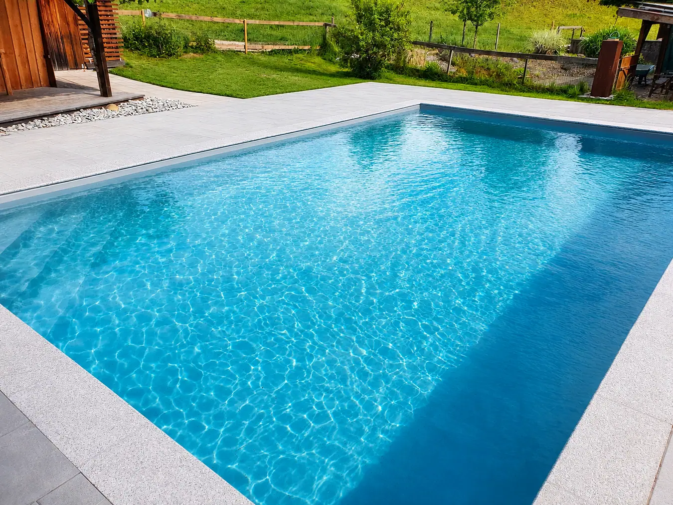 Wasserbild und Beckendetail – Pool Service Stritt