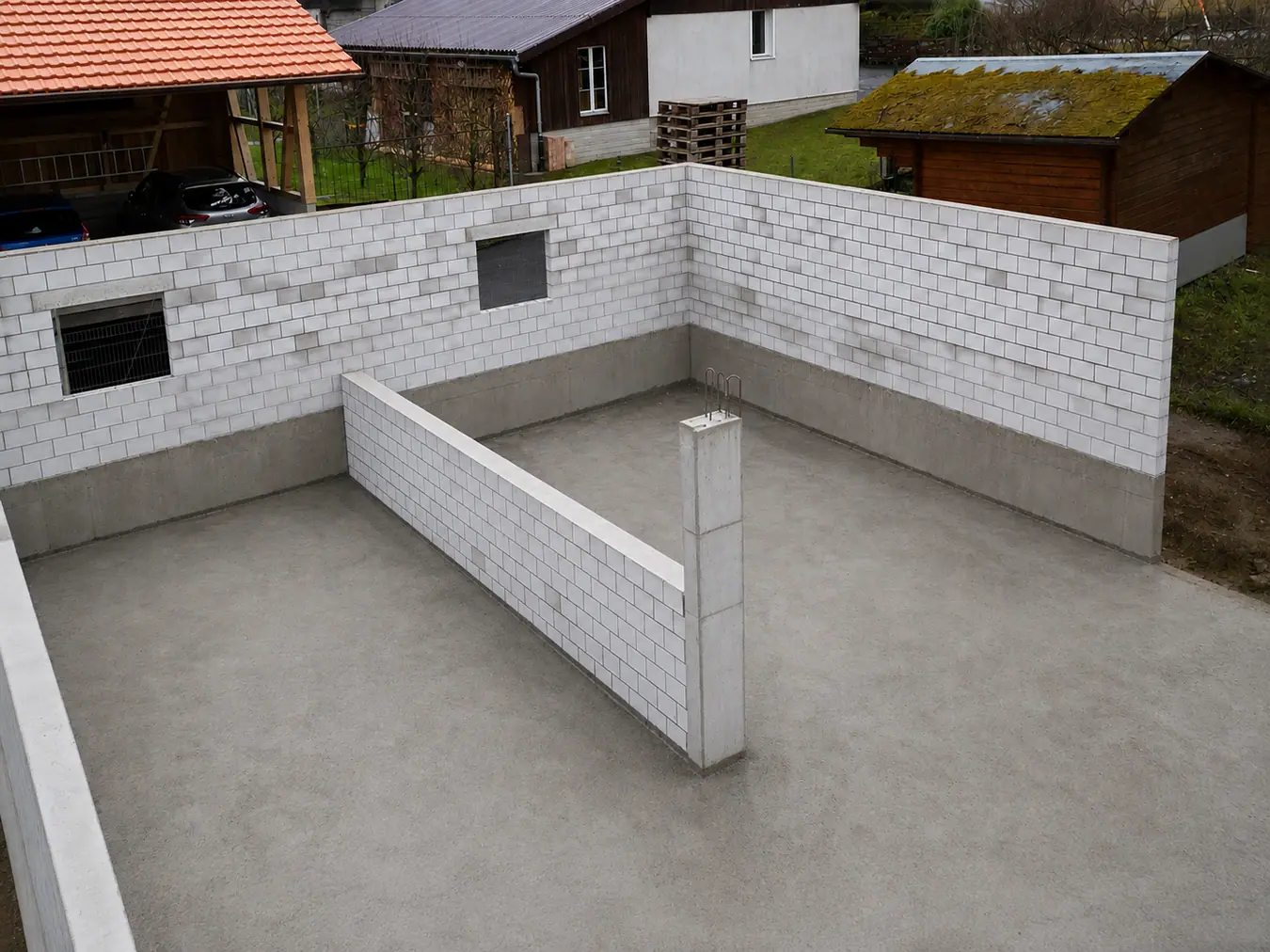 Mauerwerk und konstruktive Innenwände – Pool Service Stritt